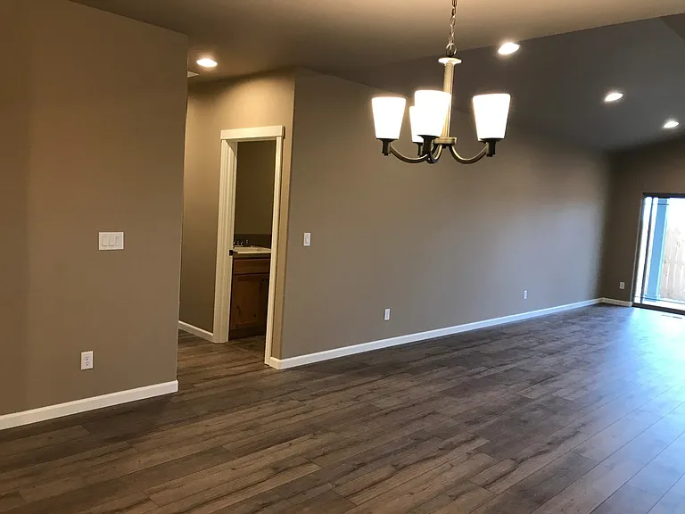 3077 NW Boxelder Ave — Photo 4