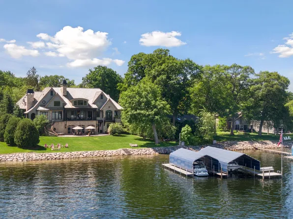 27060 Edgewood Rd, Shorewood, MN 55331