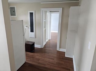 168 4th Ave APT C, Montgomery, WV 25136