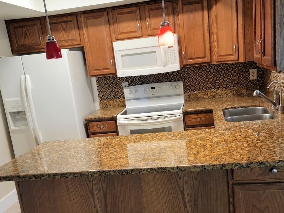 2nd image of 16716 E Ashbrook Dr APT 1