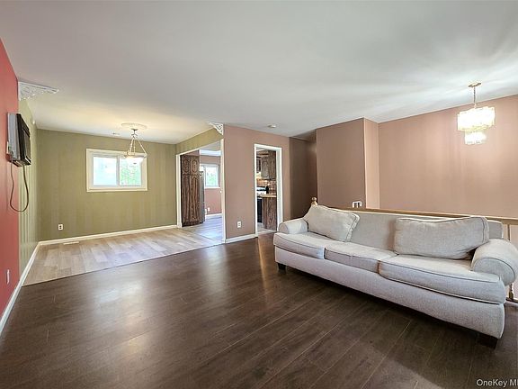3rd image of 529 Hawkins Road