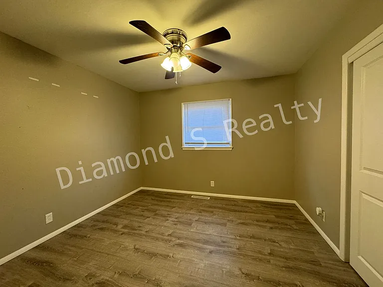 2202 S Prospect Ct — Photo 13