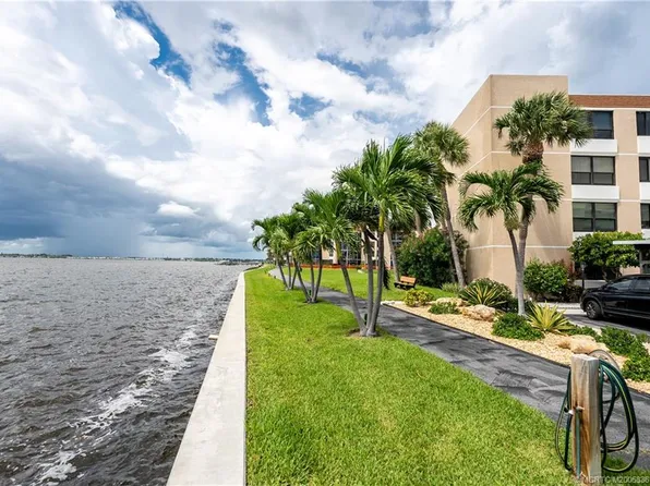 3442 NE Causeway Blvd APT 304, Jensen Beach, FL 34957
