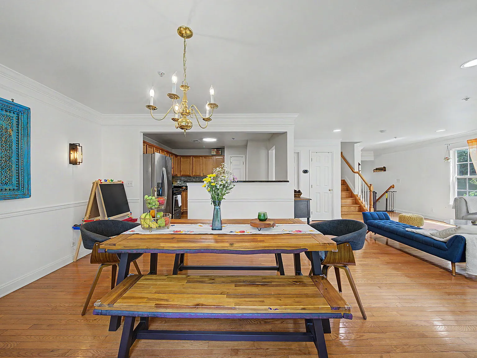 2 bed, 1886 sqft, $4,100 — Photo 3