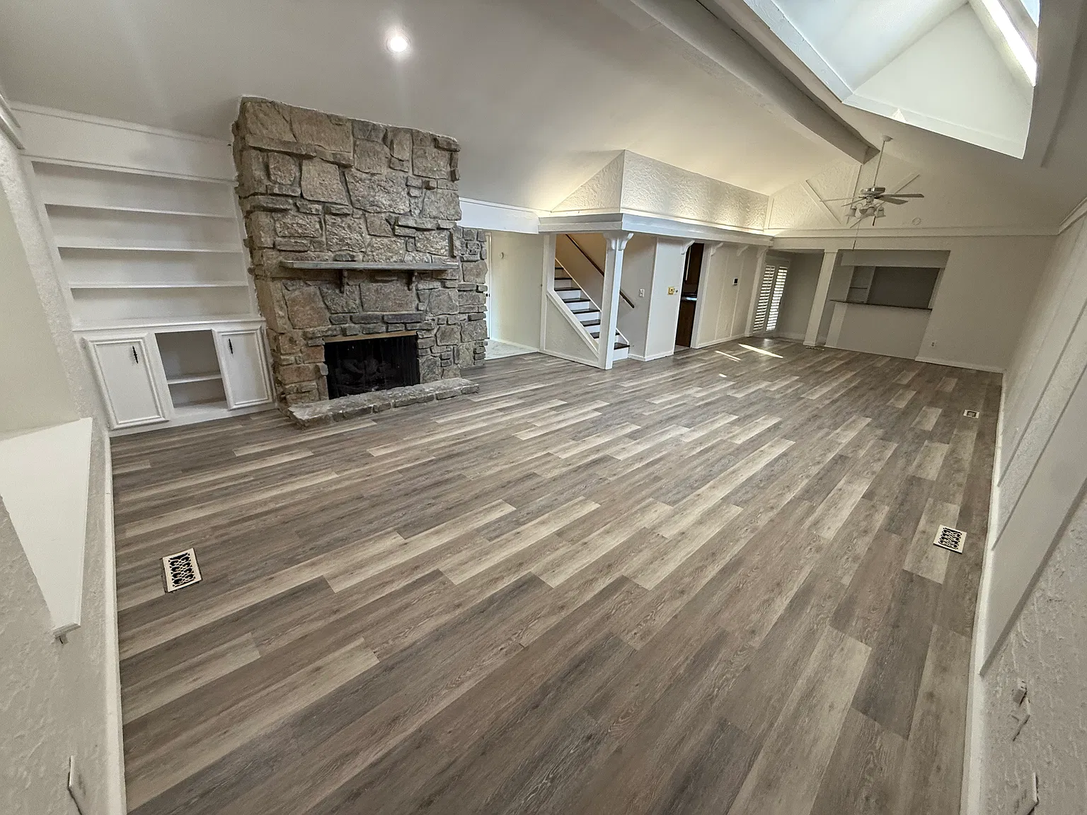 5 bed, 3400 sqft, $3,350 — Photo 2