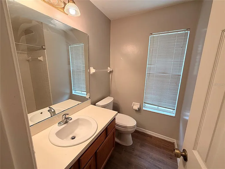 439 NW 50th Blvd — Photo 9