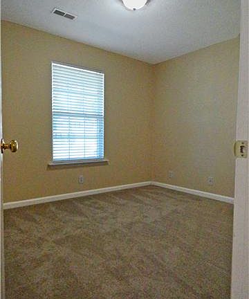 5th image of 528 Dorchester Dr