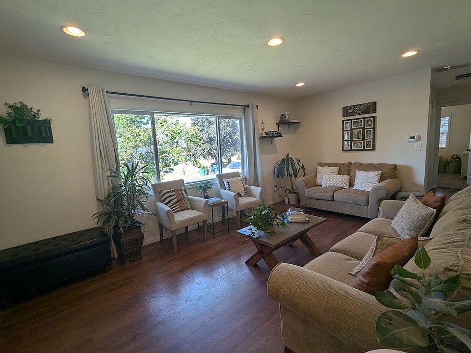 1st image of 332 Vista Dr