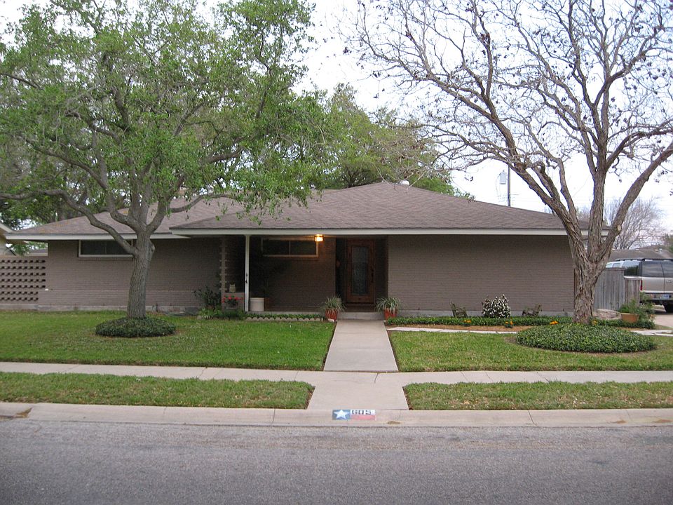1st image of 605 Coral Pl