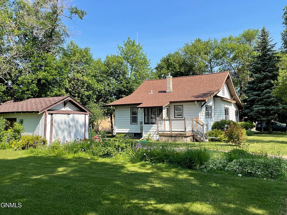 812 4th St N, Carrington, ND 58421 Zillow
