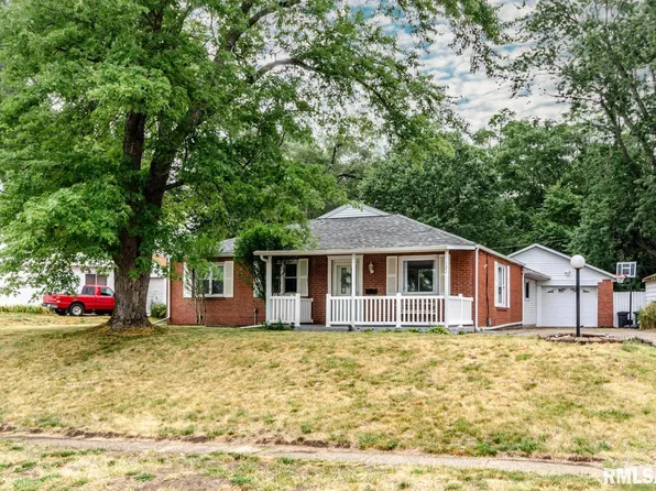 121 Saint Clair Dr, Marquette Heights, IL 61554