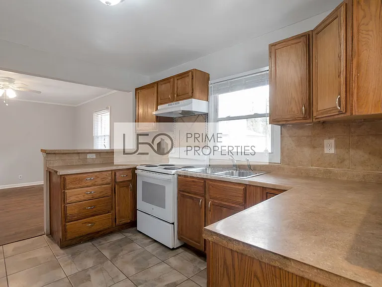 751 Yale Pl SW — Photo 5