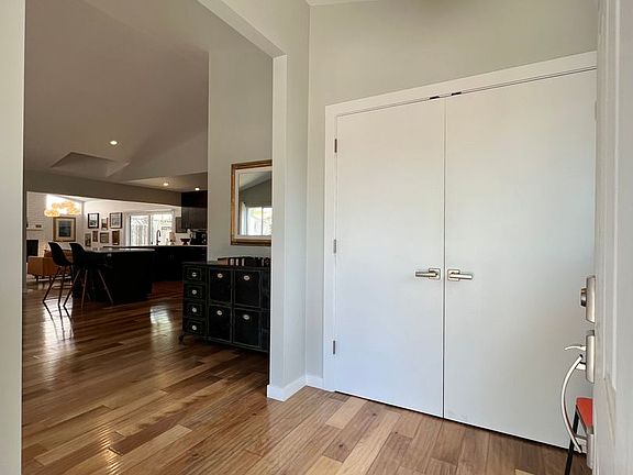 5th image of 3344 Sunview Dr
