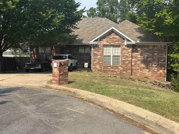 2 Bishop Ct, Maumelle, AR 72113