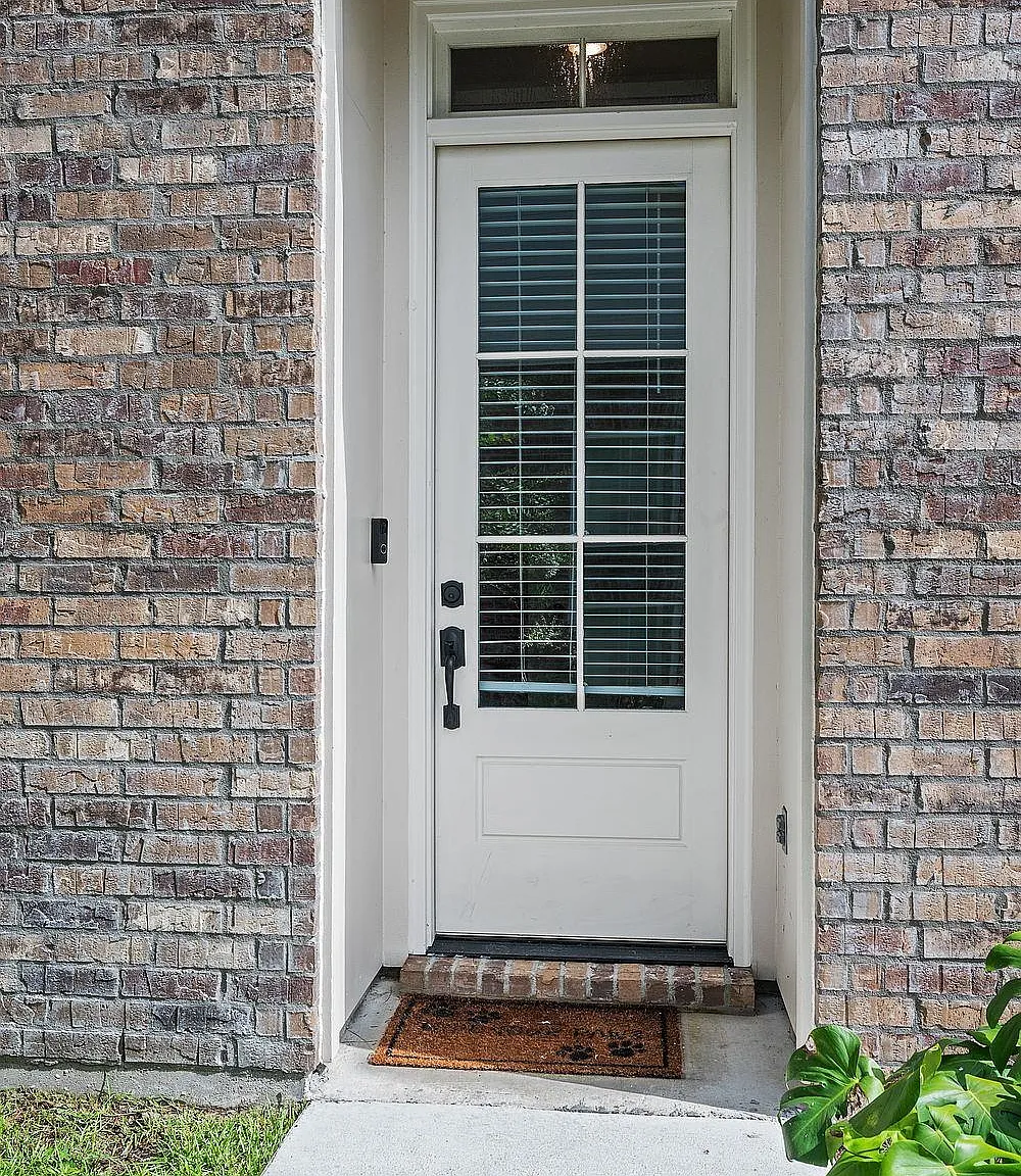 2 bed, 2110 sqft, $2,100 — Photo 2