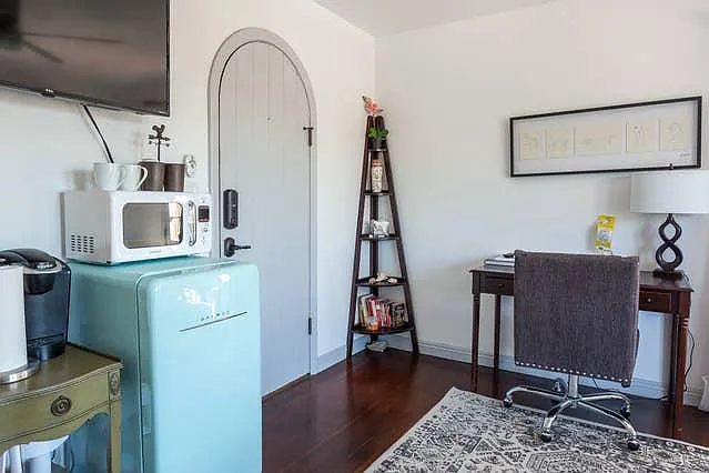 6820 1/2 Iris Cir — Photo 33