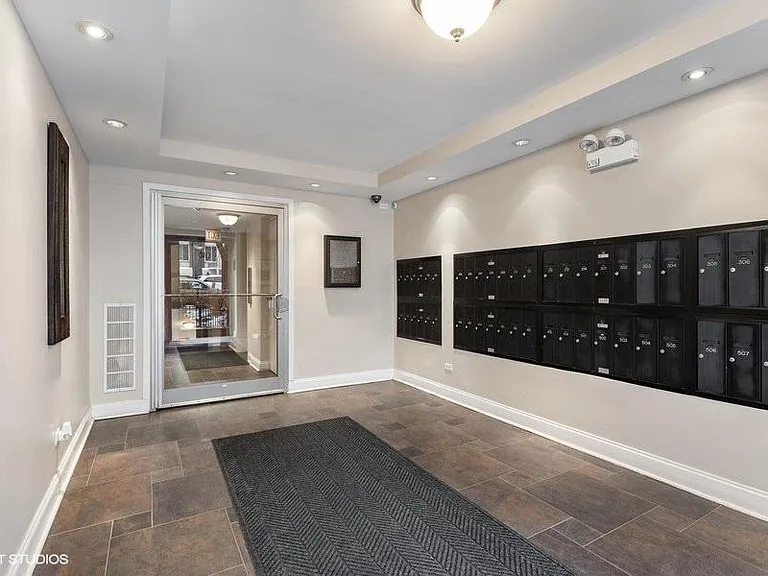 Melrose Place — Photo 2