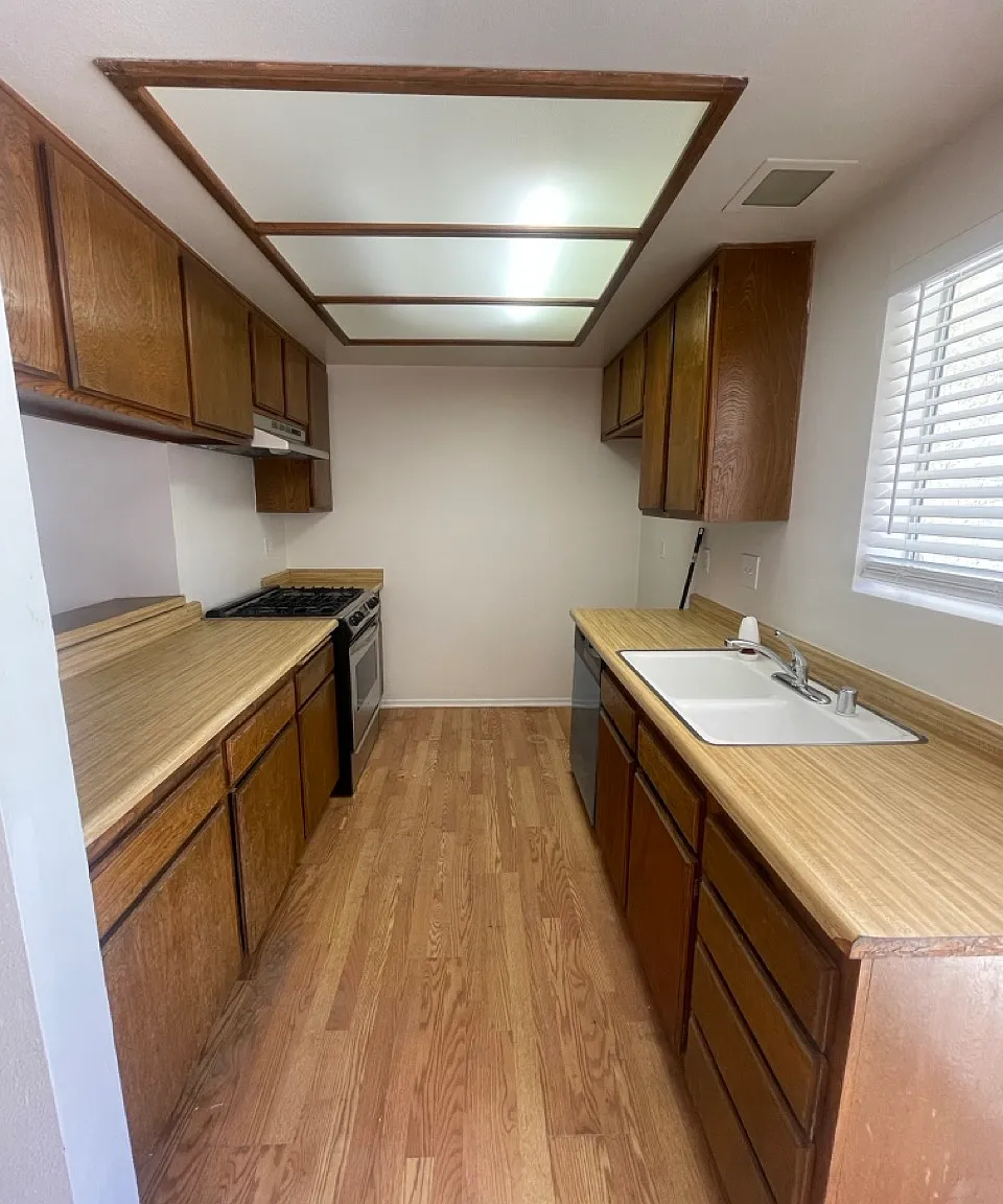 2 bed, 900 sqft, $1,500 — Photo 4