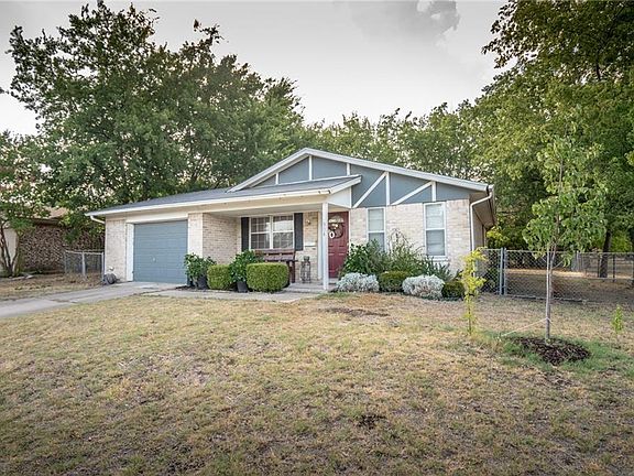 2nd image of 904 Willow Cir S
