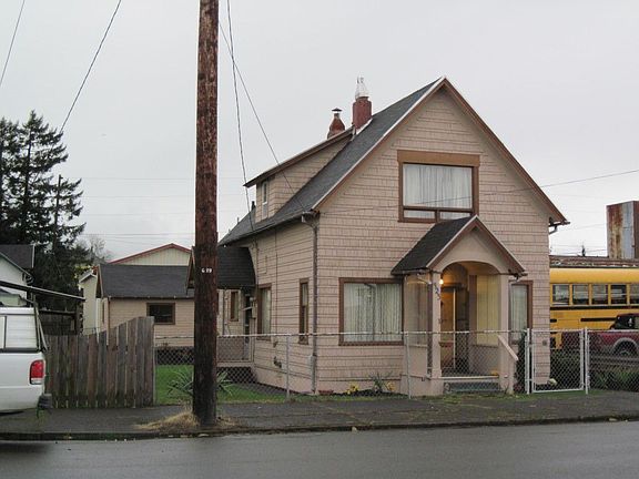 2nd image of 823 Eklund Ave