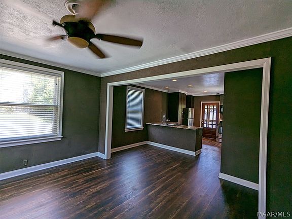 3rd image of 101 Oak Forest Dr