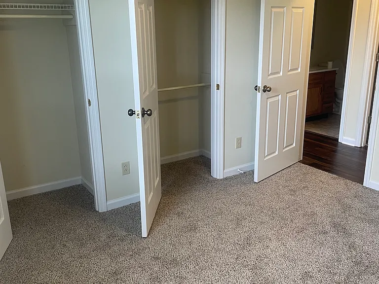 1114 Gregory Oaks Ln — Photo 8