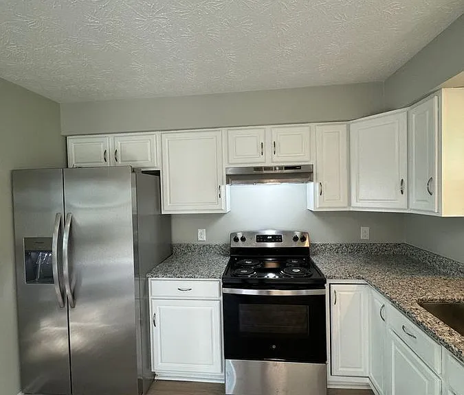 105 Astor Pl — Photo 18