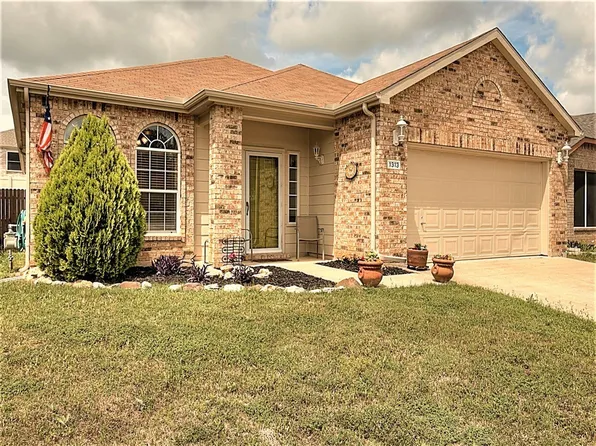 1313 Pine Ridge Rd, Roanoke, TX 76262