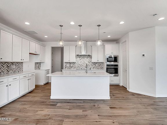 4th image of 1295 W Macaw Court