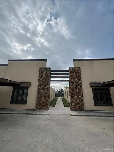 106 Teak Dr #3 Photo 1