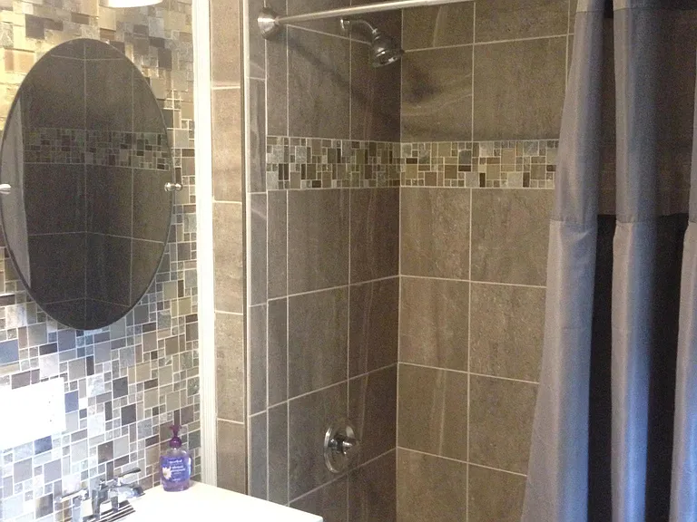 825 E Washington Ave — Photo 4