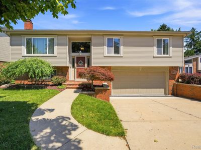 4731 Pare Ln, Trenton, MI, 48183