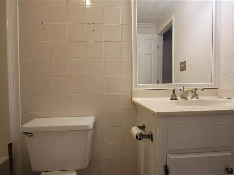 818 Springlake Rd — Photo 33