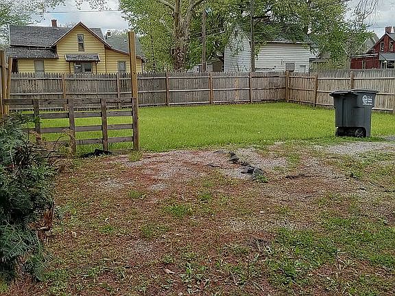 4th image of 1156 Gordon St