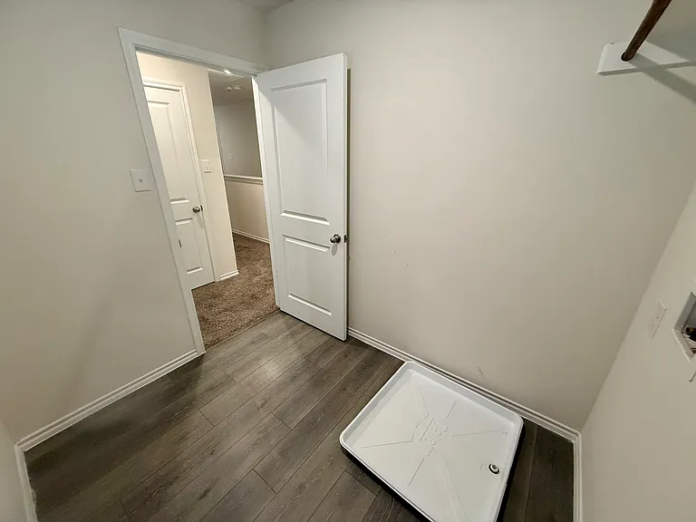 Utility room with washer hookup