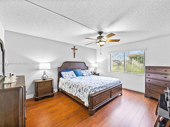 5th image of 404 Lakeview Dr APT 104