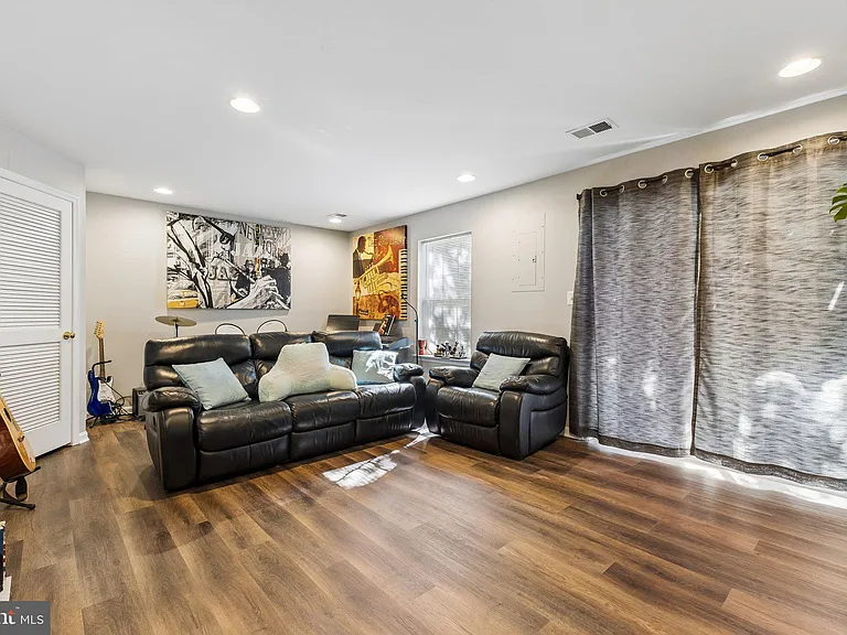 12047 Kemps Landing Cir — Photo 3