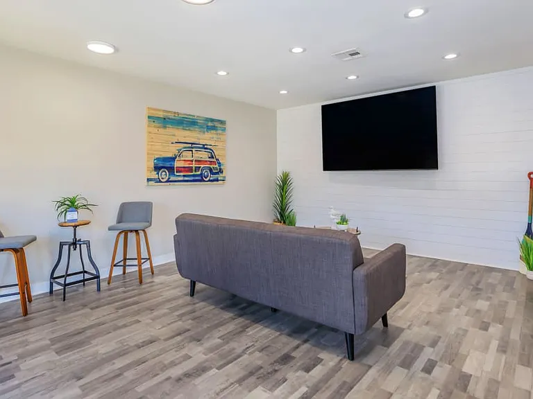 Zoom Apartments — Photo 8