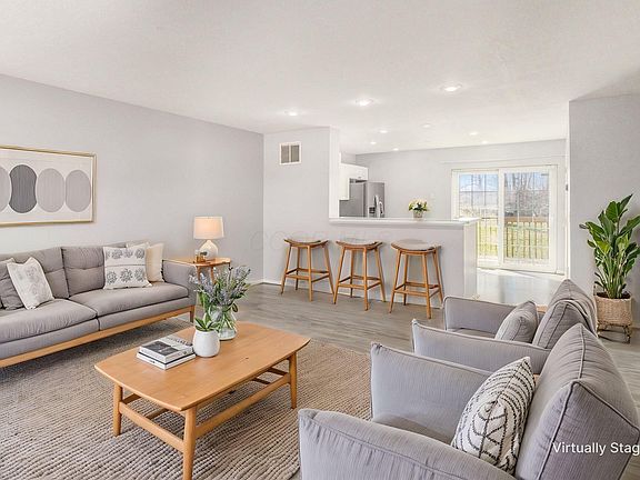 4th image of 1077 Shady Lake Dr
