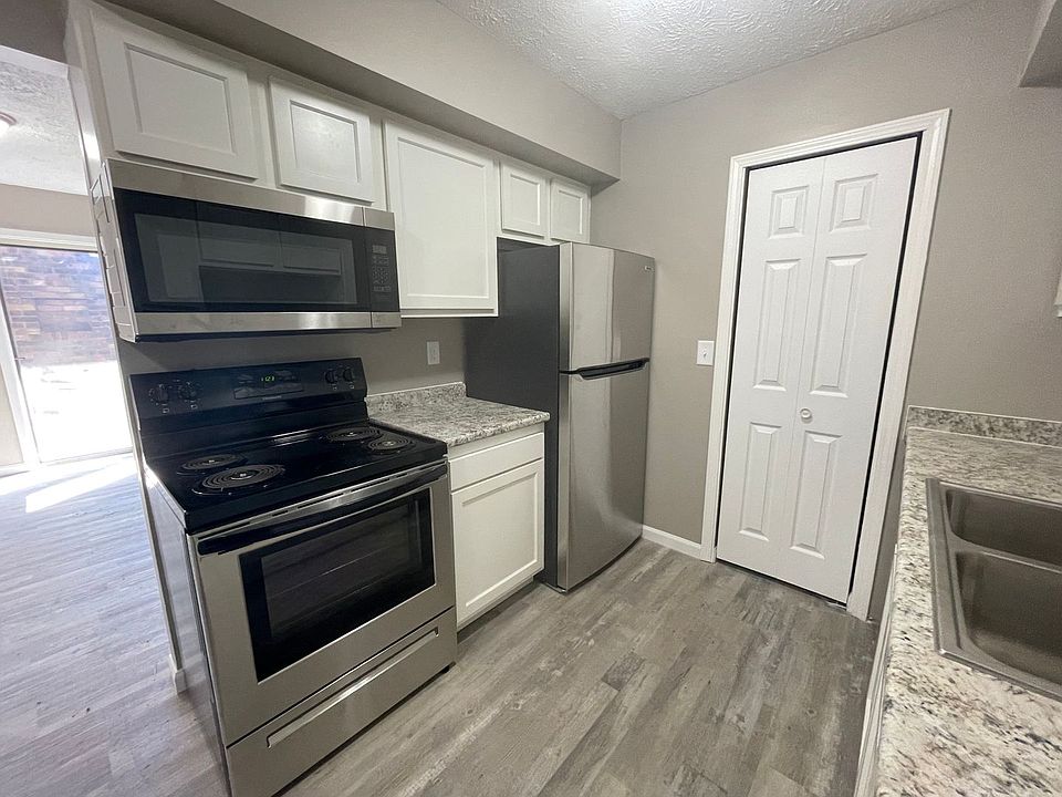 1st image of 28-37 Ironwood Ct #29