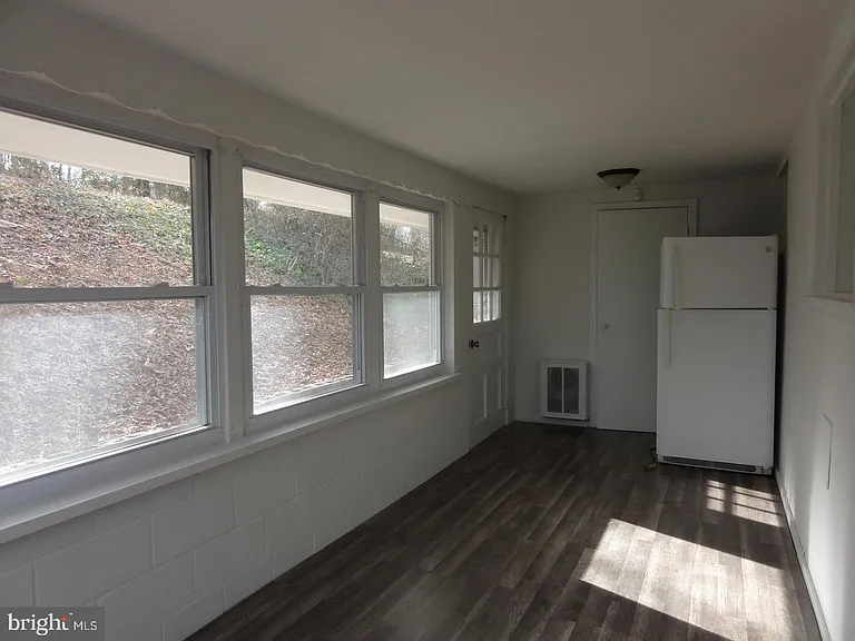7029 Woodley Ln — Photo 22