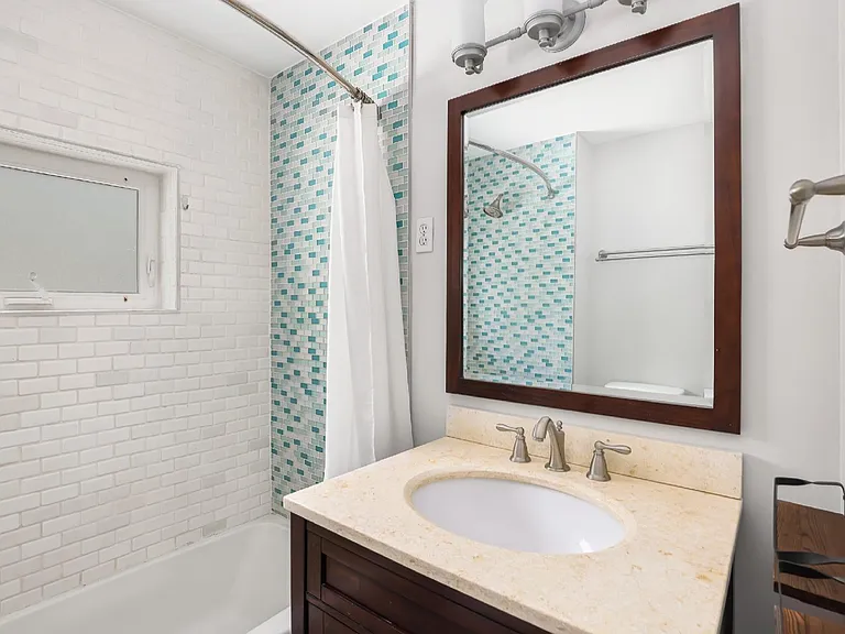 6102 S Spotswood St — Photo 22