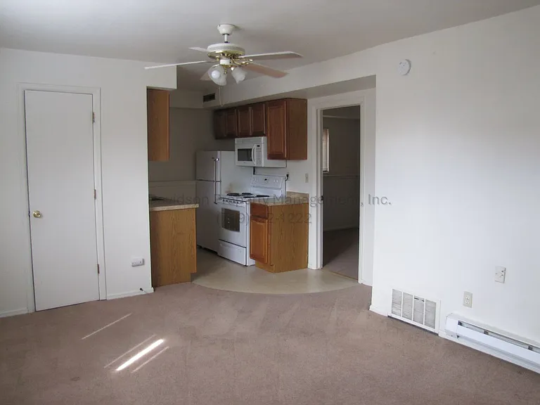 Van Buren, W, 670 — Photo 2