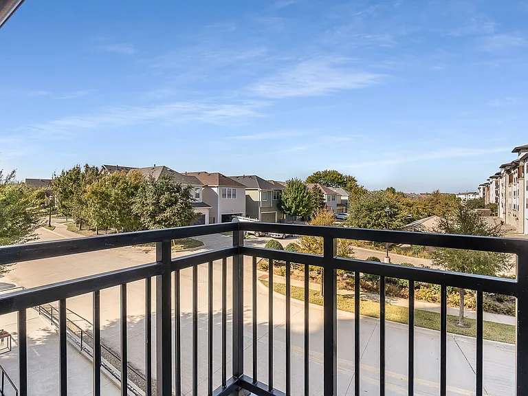 2800 Lakeside Pkwy #102 — Photo 51