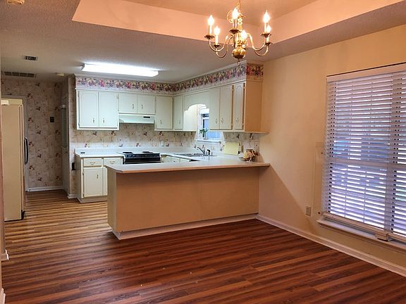 3rd image of 4089 Kilarney Cir