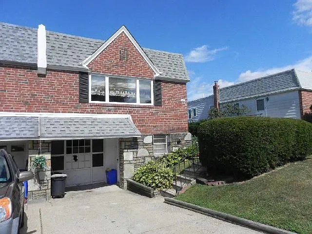 403 Rennard St photo 1
