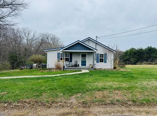 510 Robin Roost Rd, Jumping Branch, WV 25969