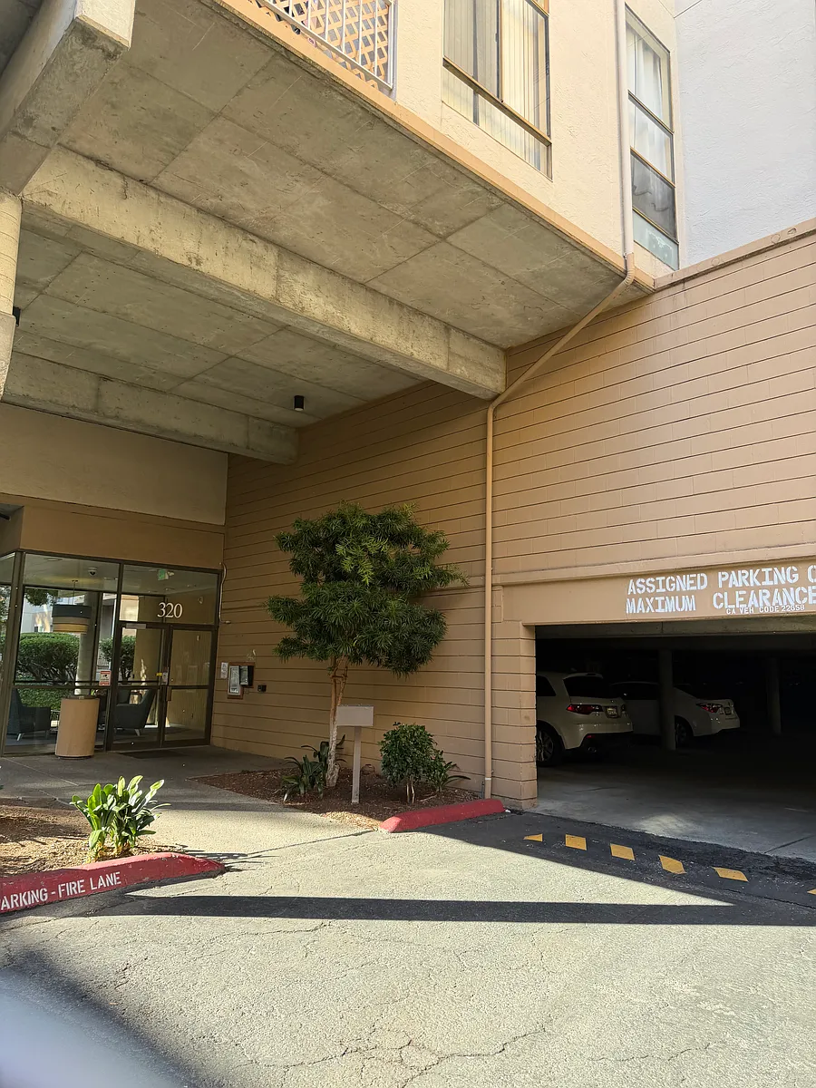 Building Photo - 320 N Civic Dr #103