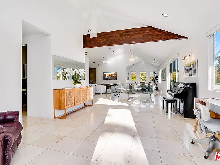 28927 W Beach Ln — Photo 5
