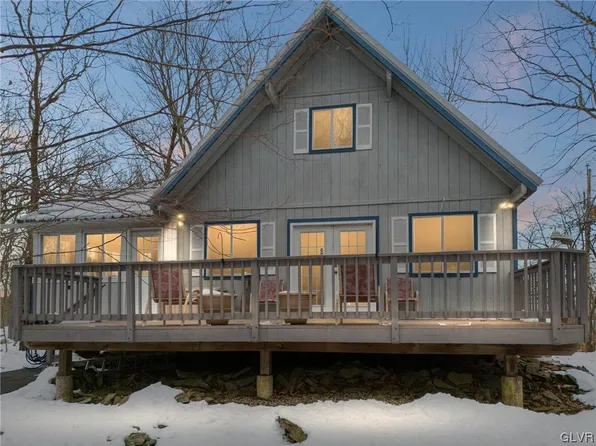 122 Clifton Dr, Bushkill, PA 18324